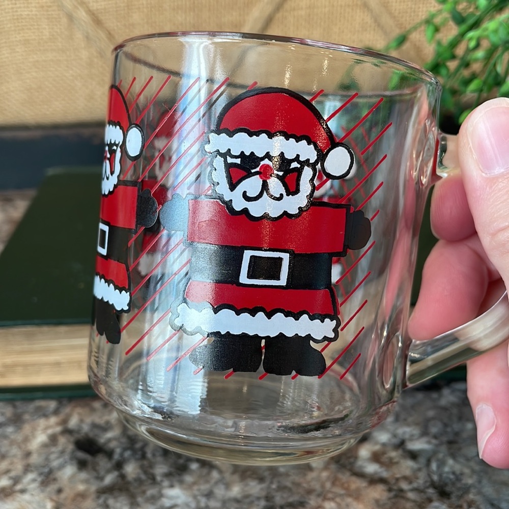 Luminarc Santa mug - Picture 4 of 5